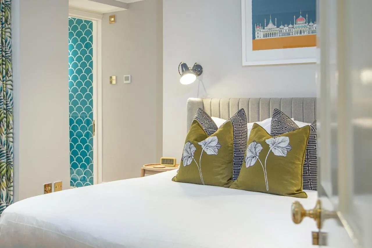 Beaches Brighton - Luxury Seafront Accommodation