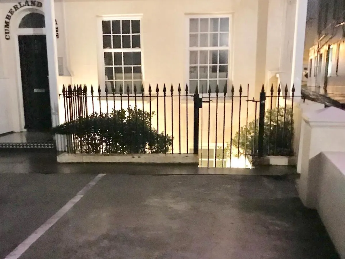 Beaches Brighton - Luxury Seafront Accommodation Apartamento